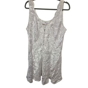 Vintage Erika Taylor II White Floral Damask‎ Sleeveless Nightgown Lingerie